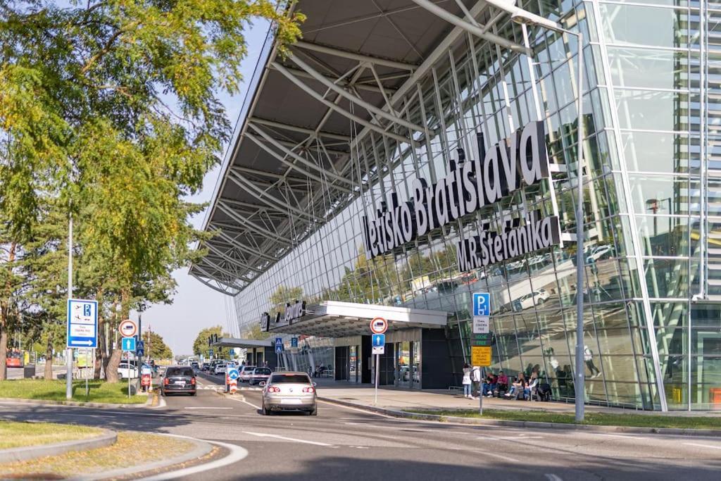Balrent Slovakia Ovocne Sady Airport * Pressburg