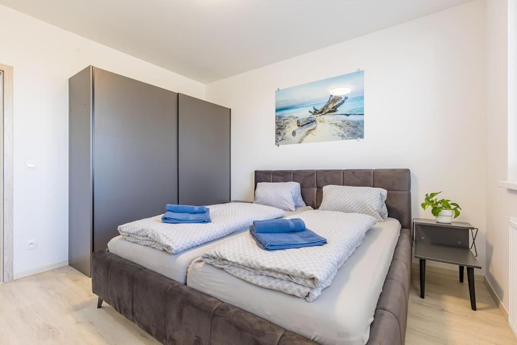 Balrent Slovakia Ovocne Sady Airport Apartment *